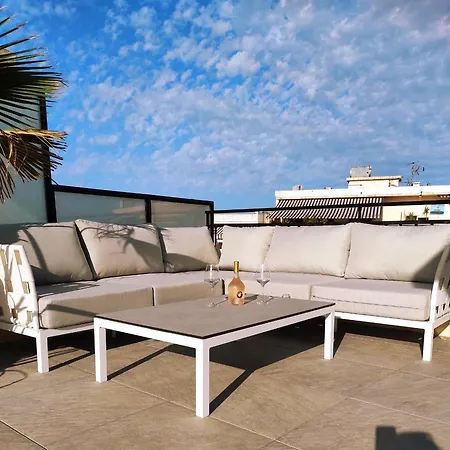 Magnificent 3 Bedroom Rooftop 公寓